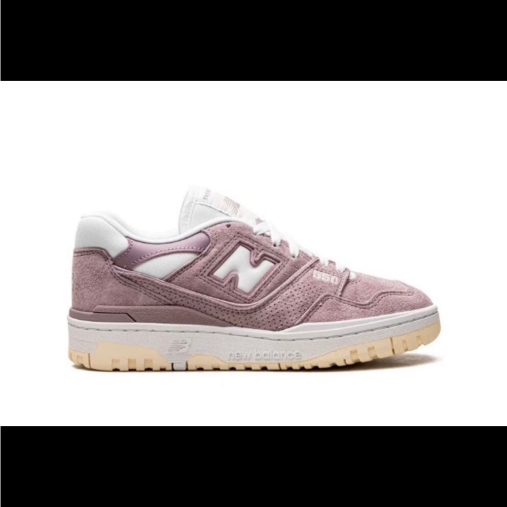 New Balance 550 in Lilac Chalk Suede